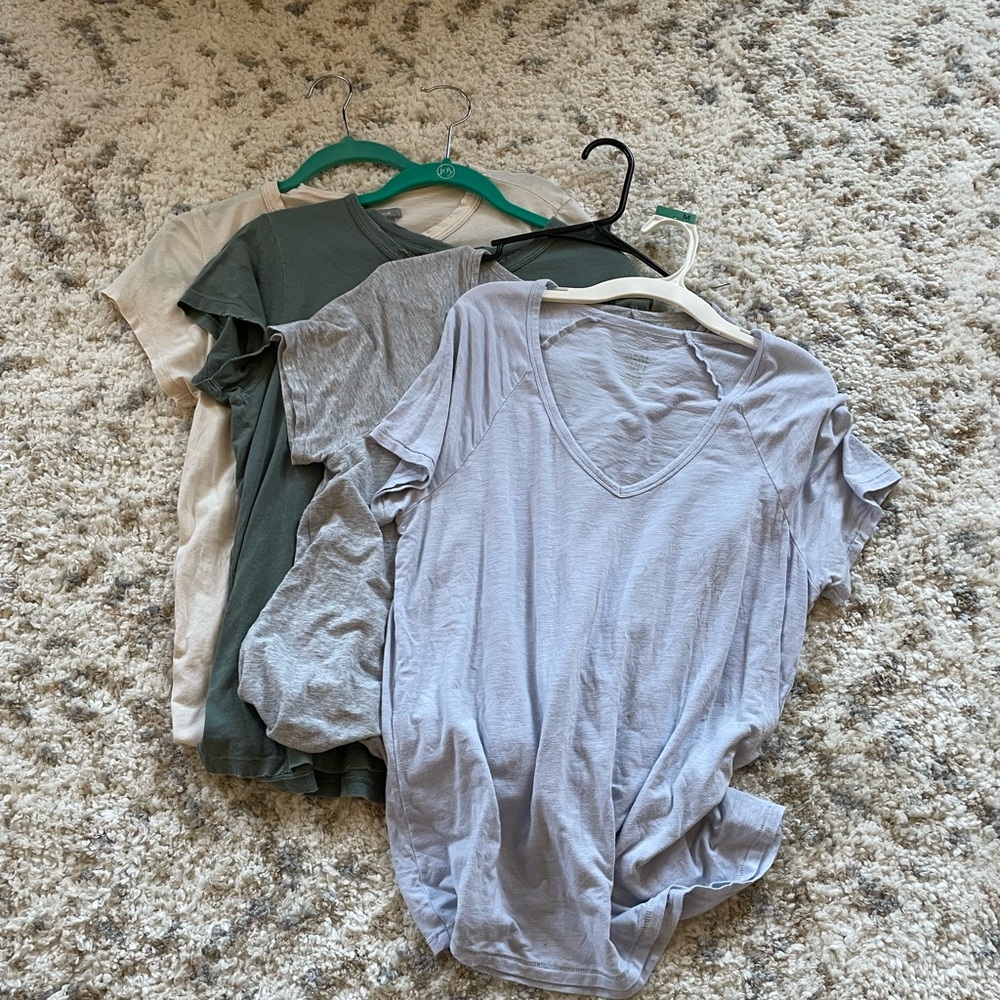 Bundle of aerie t shirts size medium